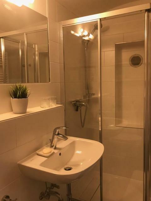 Buedinger Hof Apartment ไวน์ไฮม์ ภายนอก รูปภาพ